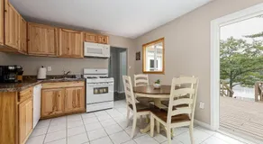 Rennie Lake Hideaway Cottage - Image 3