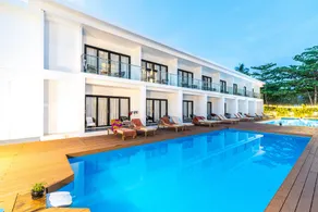 BJ Beachfront Hotel - Image 2