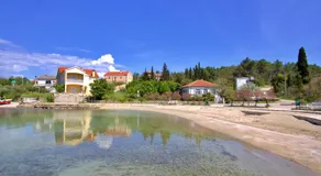 Sunshine Place by the beach - Image 3