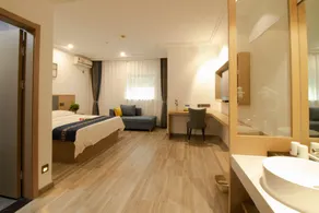 GreenTree Inn JiangSu WuXi YiXing East LongTan Road DongJiu Business Hotel - Image 2