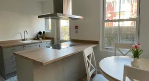 5-bedroom Townhouse - Image 4