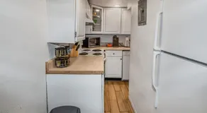 Cozy Mountain-Inspired Lower Unit in Denver - Image 4
