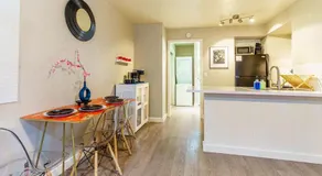 Chic Deluxe Studio-Pet Friendly-10 min to DT - Image 3