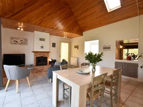 Holiday house with large fenced garden 30min from the beautiful Breton beaches. - Image 3