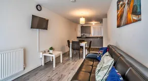 One-bedroom ground floor apartment in Birmingham with parking - Image 2