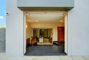 Super Townhouse Oak Turahalli Forestview Bansankari - Image 2