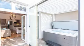 Jacuzzi - Riverside - Garden - Image 4