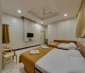 Hotel Adarsh 5 Minute Walk From Mahalaxmi Temple Kolhapur - Image 4