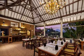 Royal Hotel and Villas Trawas - Image 3