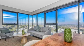 Deluxe Self-Catering Apartment | Park Central - Image 4