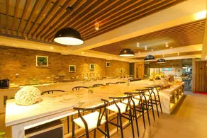 Atour Hotel Lianyungang Haibin - Image 3