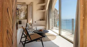 Stone Luxury Suites - Adults Only - Image 4