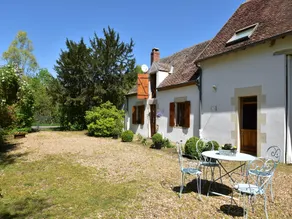 Beautiful authentic holiday home with pool - Image 5