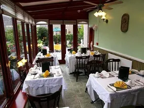Emerald Guest House - Image 2