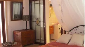 Belle villa , pieds dans l'eau avec piscine - Image 2