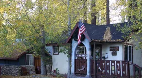 Castle Wood Cottages - Image 1