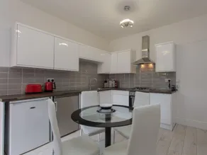 Crewe Rooms Westminster Street - Image 3