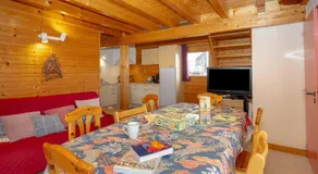 Chalet mit beheiztem Pool, Grill und Terrasse | Bergblick - Image 4