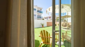 Coral Boutique Suites - Image 4