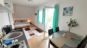 Villa LAURA medencével - Image 3