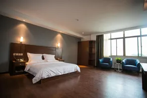Phoenix Mountain Villa Hotel - Image 2