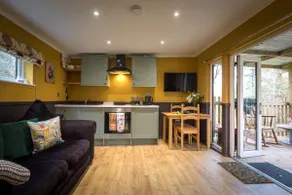 Close to nature Owls Nest 1 bedroom lodge - Image 3