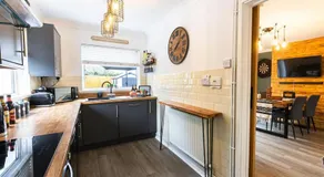 3 Bedroom House in Port Talbot with Parking, Ideal for Contractors - Image 3