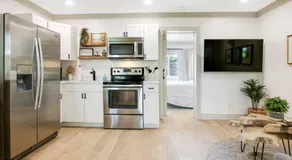 Lovely 1 Bedroom - Walk to Waterfront - Image 4
