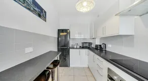 Dartford Town 3 Bed by Harlington - Image 3
