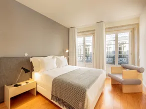 Urban apartment with Balcony in Porto - Image 2