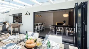 Palm Grove Luxe King, Wet Room & Chefs Kitchen - Image 5