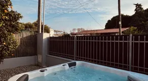 Zouf House Luxury Stay with Jacuzzi - Image 3
