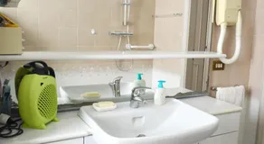 L'Alloggio di Anna Maria Camera con bagno privato - Image 5