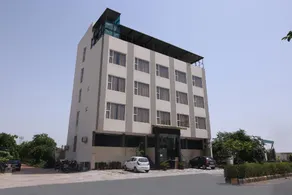 OYO 14635 Hotel Orchid - Image 5