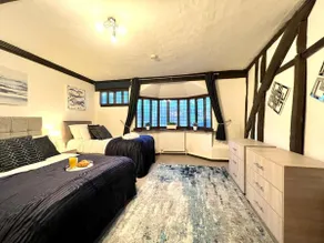 Duchess House 1- Spacious 3BR - Image 2