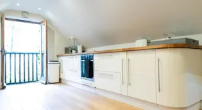 Hertford Barn conversion - Image 4