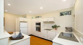 Waters Edge - Pet Friendly Holiday Home - Image 4