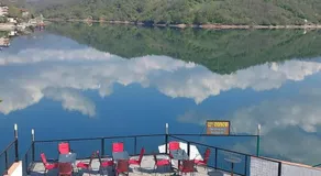Lakeside Luxury Apartments - Image 3