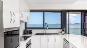 Lanimer Spectacular Waterfront - Image 5