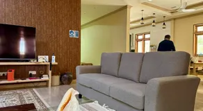 Endhaa, Divers Home - Image 3