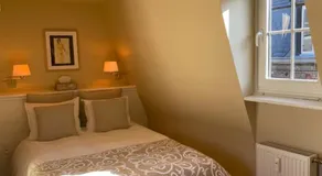 Le 25, Duplex élégant au cœur du piétonnier historique - Image 2