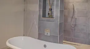 Studio-King-Ensuite mit Dusche - Image 2