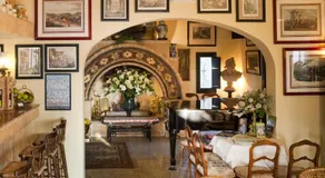 Fowlers Hotel - Image 3
