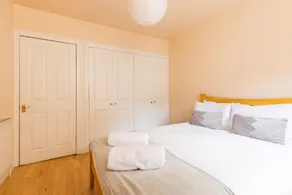 de Luxe-Appartement-Salle de bain privée-Vue ville - Image 4