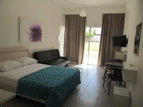Sunny Holiday Apartments - Image 2