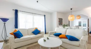 Modern Algarve Villa with Heated Pool and Beach Access - Image 2