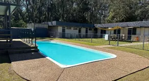 Bull and Bush Hotel - Image 3