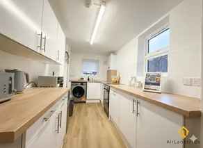 Exceptional 1 bedroom flat near Brixton Station! - Image 4