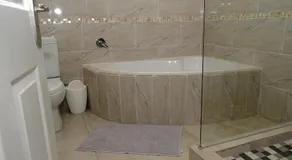 Getty's Bed and Breakfast - Image 3