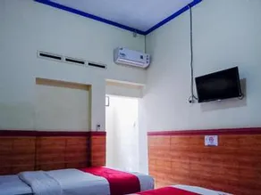 RedDoorz Syariah at Griya Soeratin Pacitan - Image 3